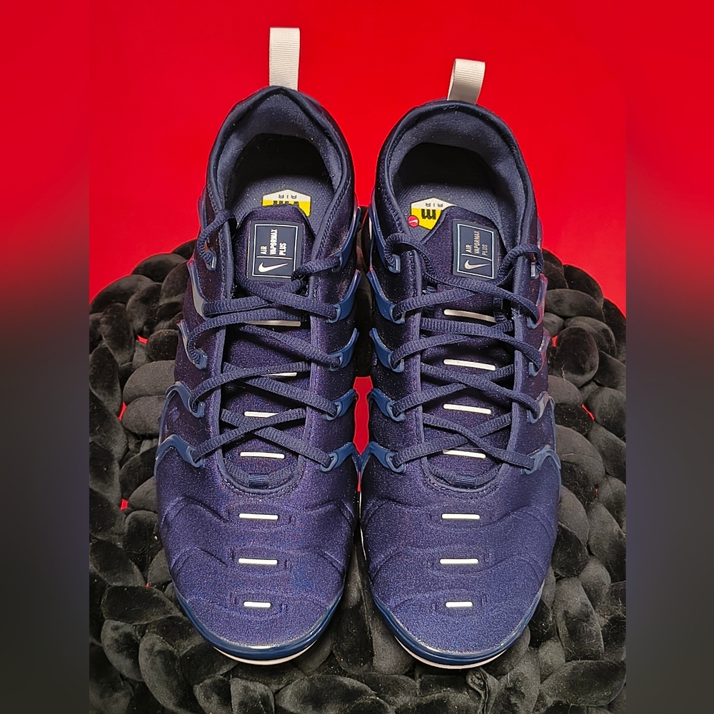 Nike Men’s Dark Navy Performance Sneakers